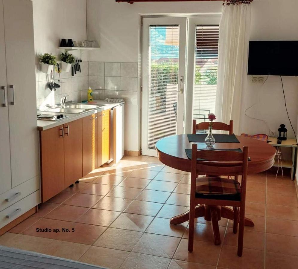 פג Apartments Burcul Pag מראה חיצוני תמונה
